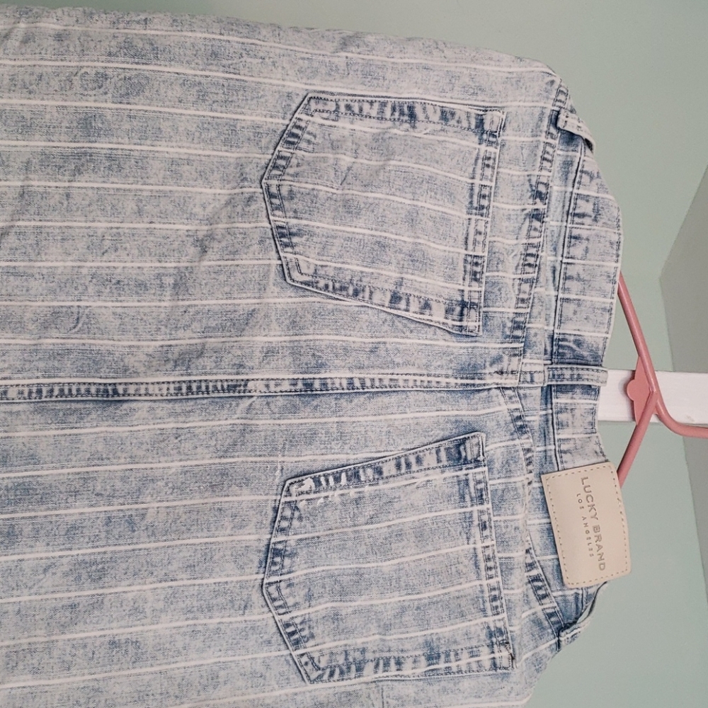 A Lucky Brand denim skirt.